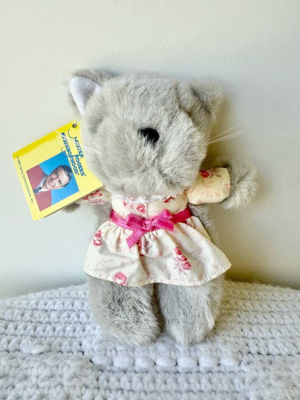 1988 Henrietta Pussycat finger puppet from Mister Rogers' Neighborhood